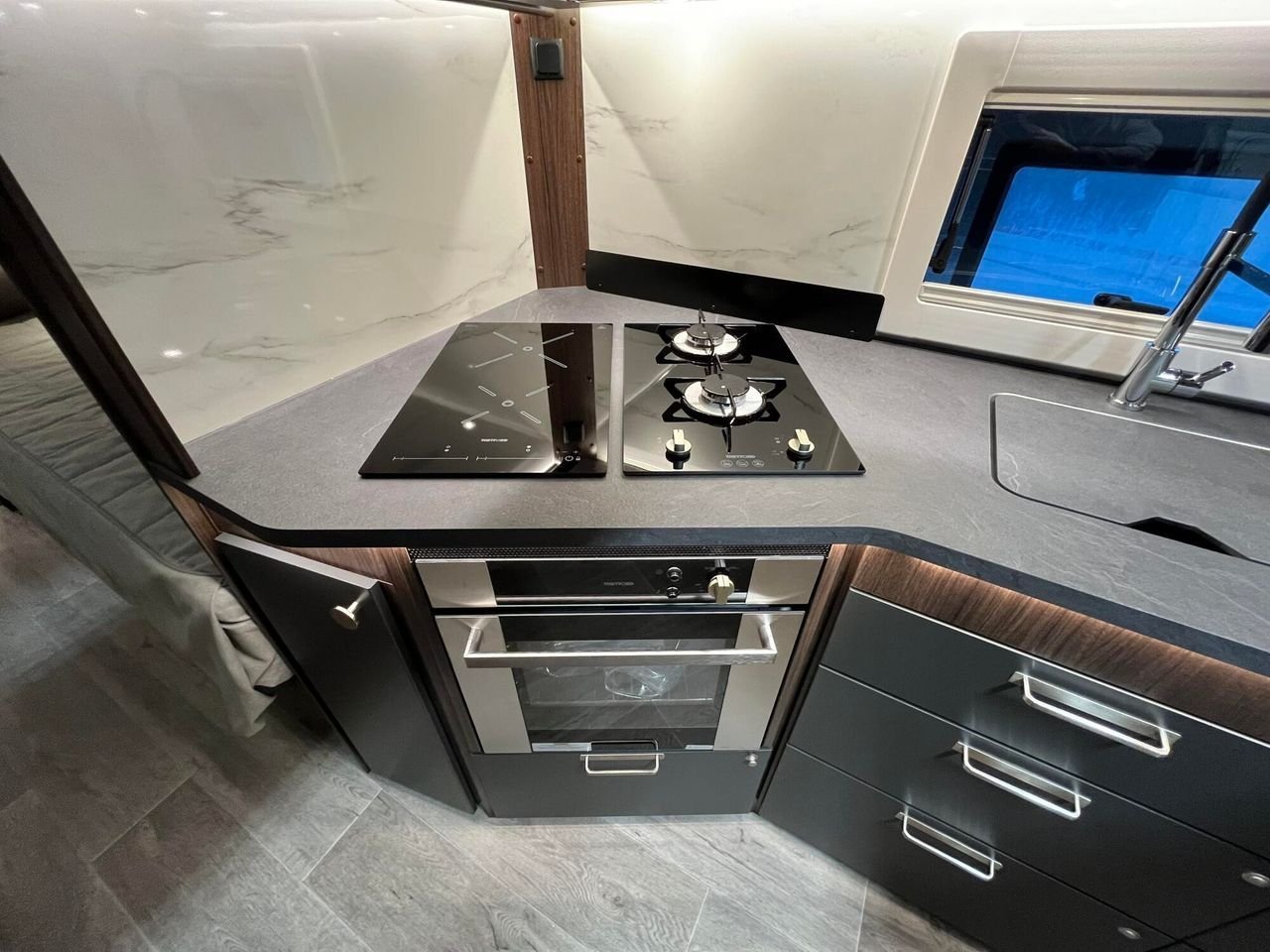 Caravane Polar 680 BSA BLACKLINE – Image 21