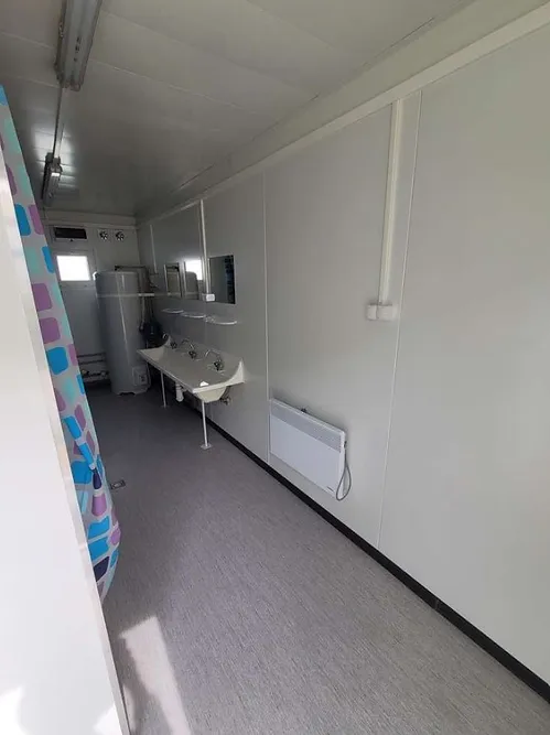 Conteneur de Douche 6,00 x 2,43m avec 6 Douches – Image 7
