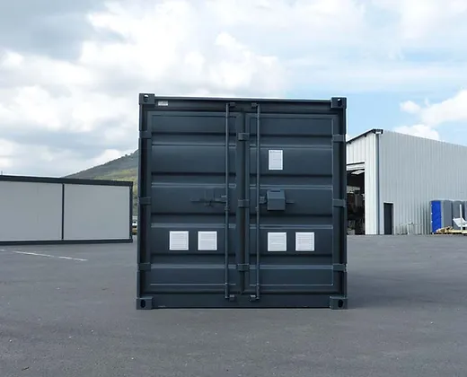 Conteneur 15 pied avec installation électrique,grilles d’aération et verrou clef – Image 3