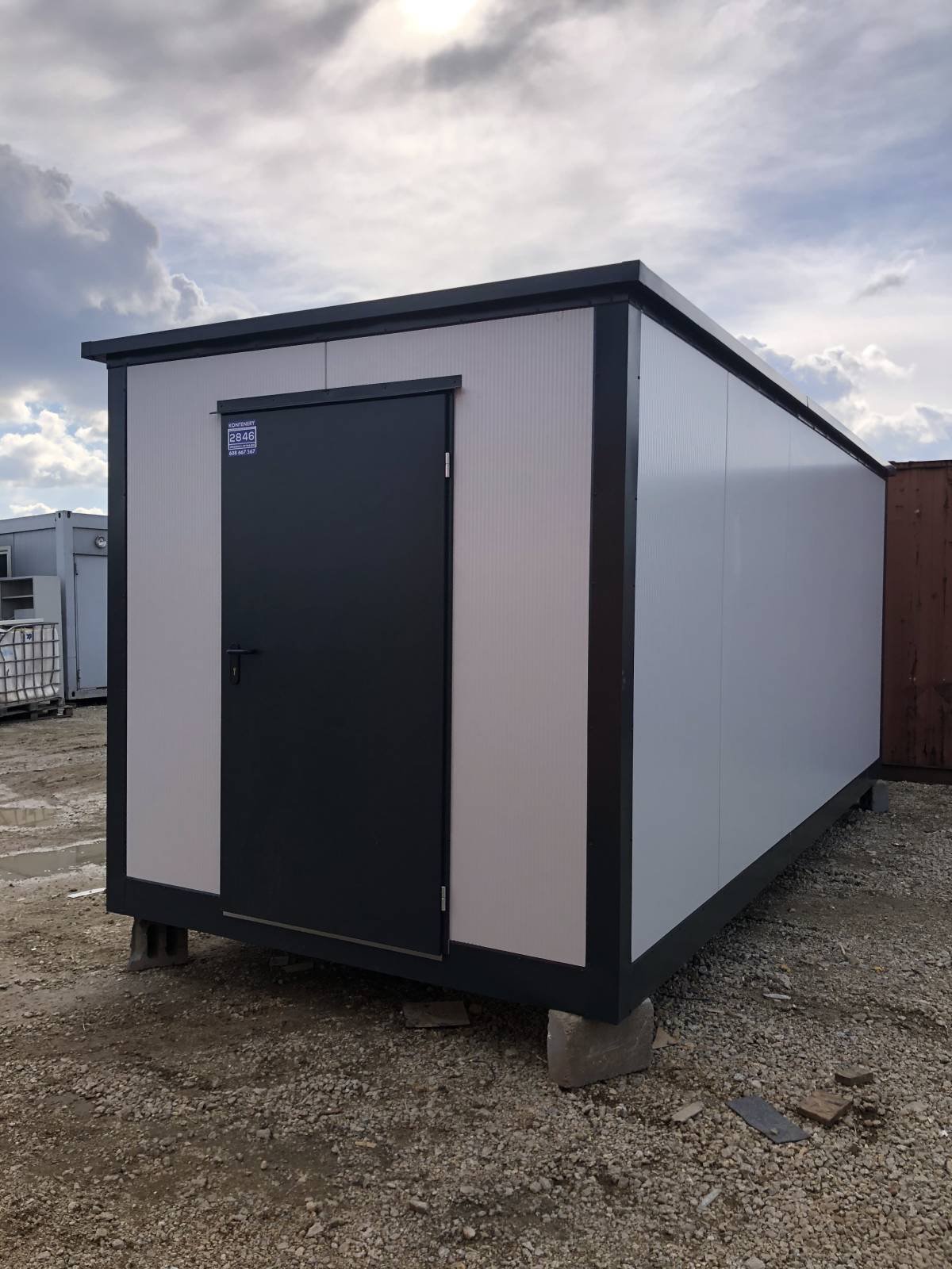 Conteneur commercial avec volet roulant 2,5 x 6m – Image 9