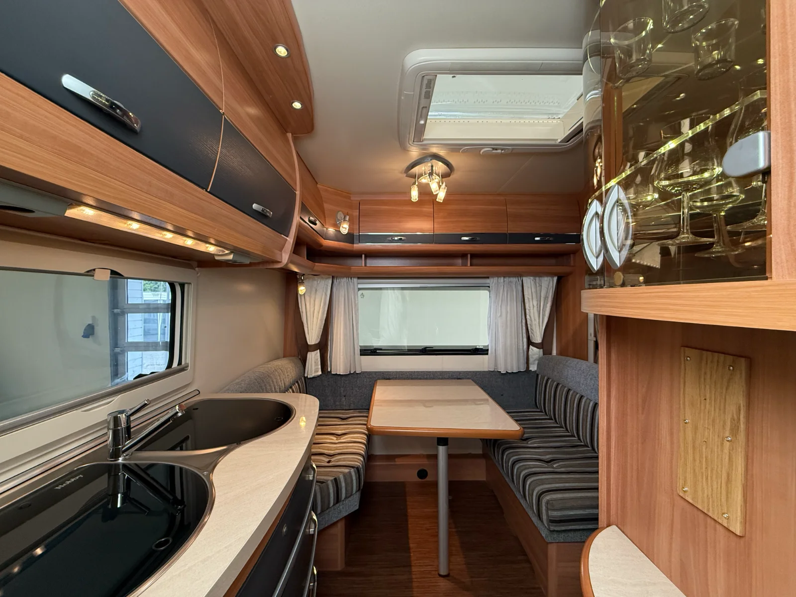 Caravane Hobby 400 SFE De Luxe – Image 7