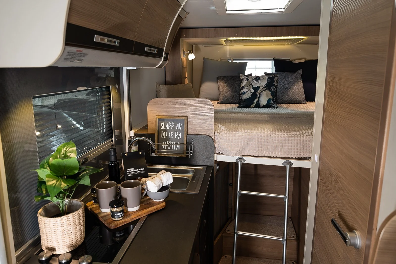 Camping-car Adria Compact SLS Slide Out – Image 12