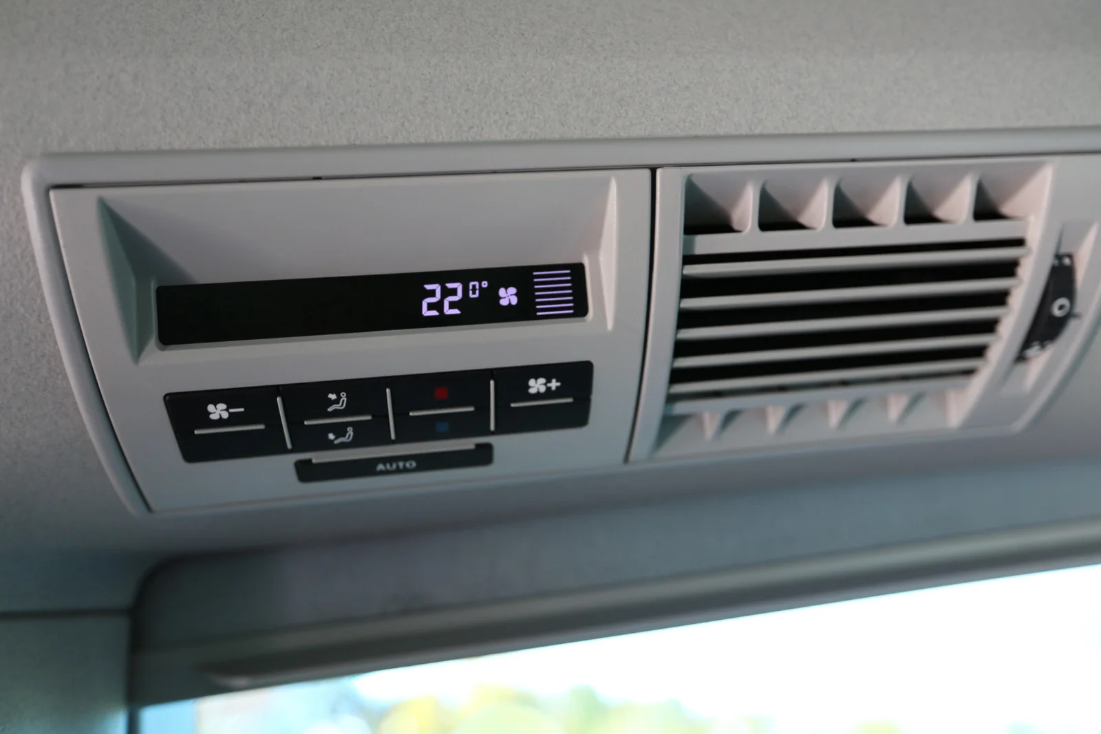 VW California BEACH EDITION 2015 180 CV 2.0 TDI – Image 10